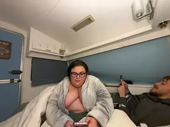 gambar stream BBWlucyxxx