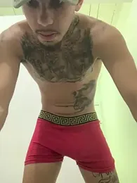 Gambar streaming dovapo777 di Stripchat